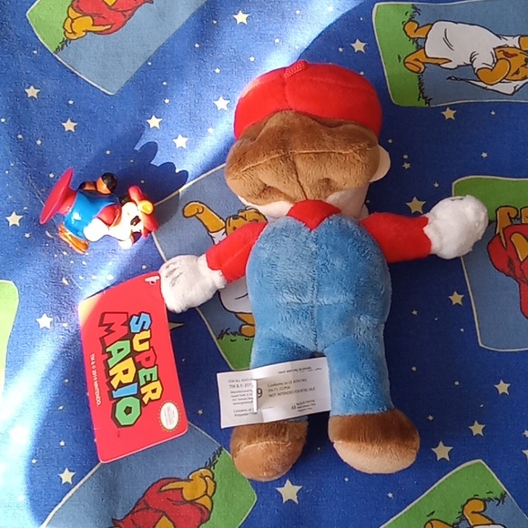 Super Mario Plush & Bonus - Picture 5 of 7
